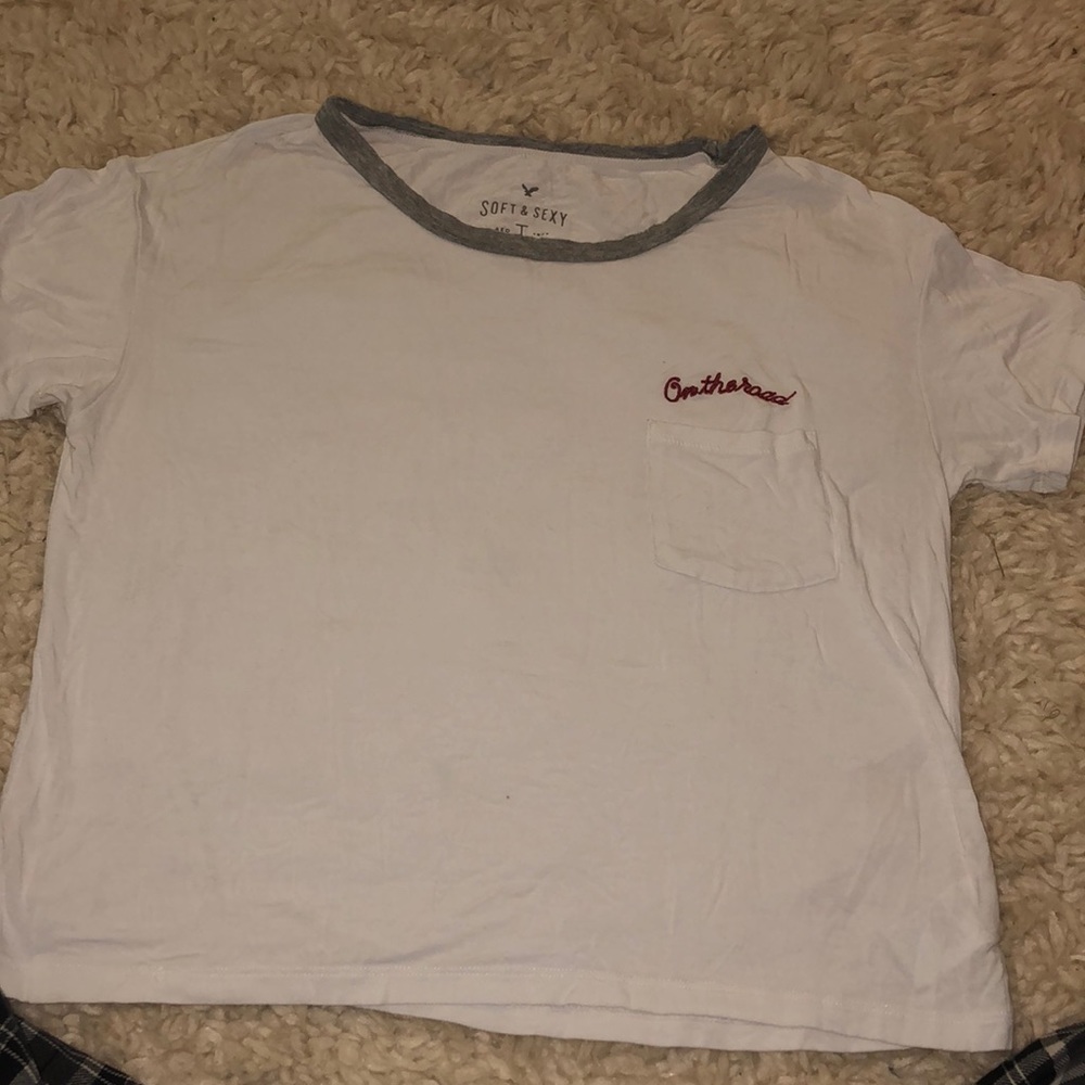 American eagle really cute tee